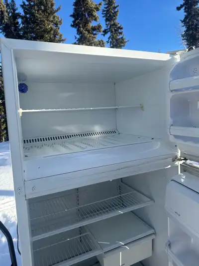 Good old fridge. I just upgraded to a new one for convenience. Needs a good wipe down. Other than th...