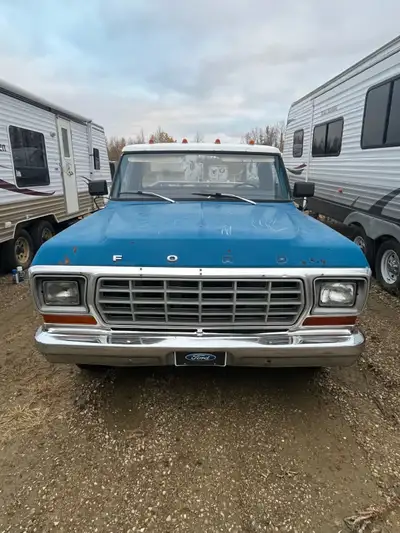 Selling my 1979 Ford F-150 project truck. Classic blue and white two-tone body with lots of potentia...