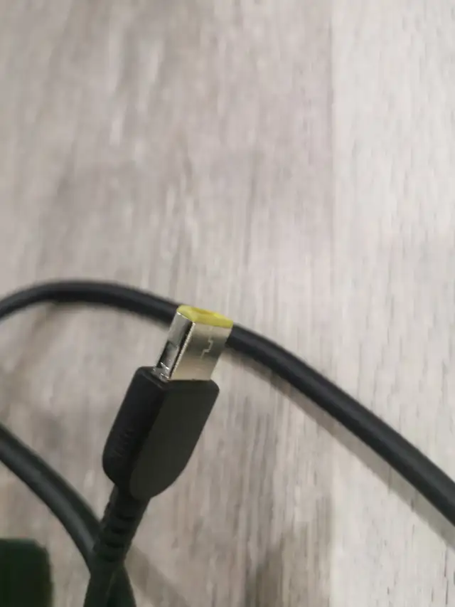 Lenovo 90W AC Adapter in Laptop Accessories in Markham / York Region - Image 3