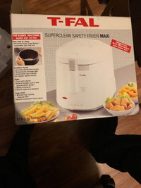 T-FAL Superclean Safety Fryer Maxi