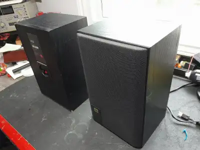JBL 2030 Bookshelf Speakers (pair), View more