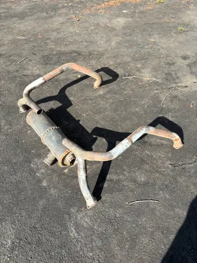 Cross over exhaust for 0-235, 0-290, 0-320 Lycoming engines, In good condition.