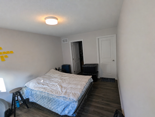 Large Furnished Bedroom - Utilities Included ($900) in Long Term Rentals in Ottawa - Image 4