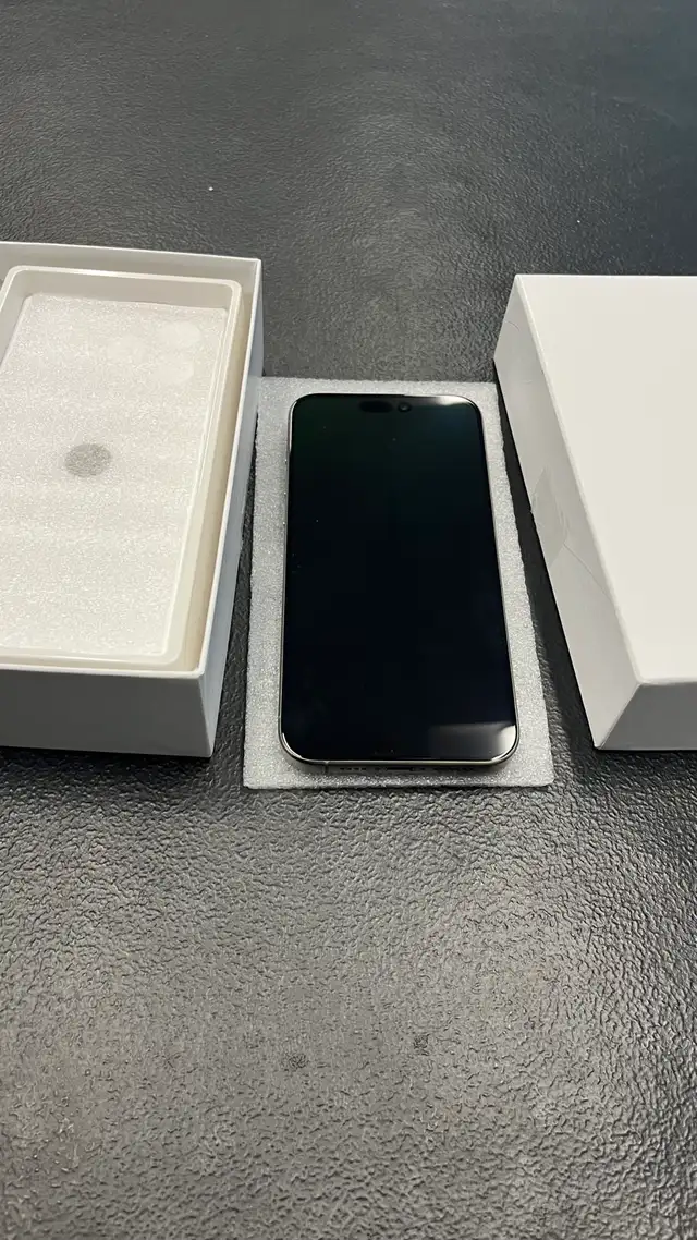 Iphone 15 Pro Max in Cell Phones in Mississauga / Peel Region - Image 3