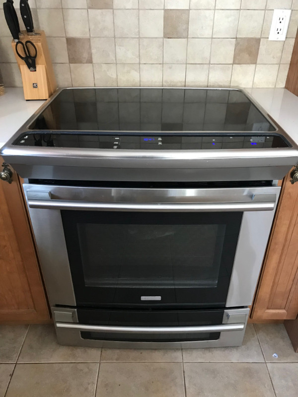 Pièces de cuisinière à induction Electrolux dans Cuisinières, fours et fourneaux  à Lévis