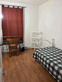 Student room, Metro LaSalle, close to all university n colleges 