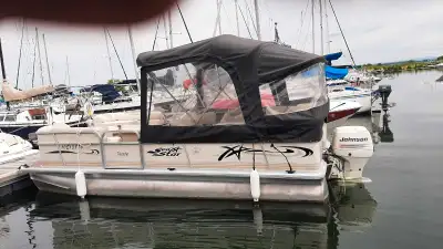 20'ft pontoon 70hp motor; recently replaced bimini&canopy;5benches incl.captain's chair;2food tables...