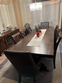 Thomasville Dining table set for sale 