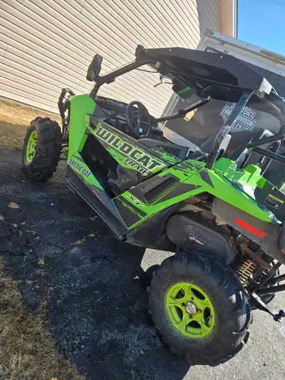 2014 side by side Comes with green lighting underneath And a massive light bar that extends the full...