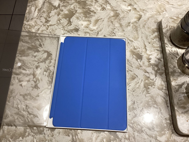 Apple iPad Air Smart Cover in iPads & Tablets in Oshawa / Durham Region - Image 4