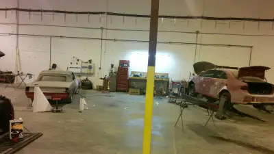 23 Years in Business! 9000Sqft shop with 750Sqft loading dock/storage Rent is only $3000per/month pl...