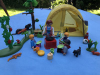 Playmobil- Tente de camping, personnages et accessoires.