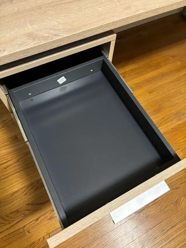 Office desk64840219724289121