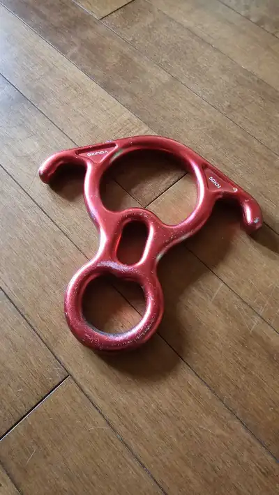 XINDA 50KN Figure 8 Descender with Bent-Ear,Aluminum Alloy Rappelling Gear Belay Device for Rock Cli...