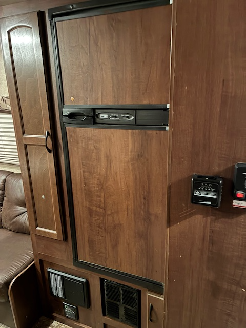 Jayco Jayfeather X213 Travel Trailer, 2014 in Travel Trailers & Campers in Calgary - Image 7