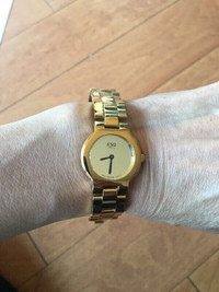 Ladies gold colour esquire watch