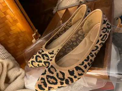 More Goodies 240 cute new Animal print shoes size9& acacia wood, View more