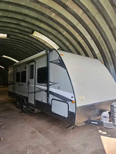 New battery and awning fabric this year, good shape with lots of storage and sleeping capacity. Ligh...