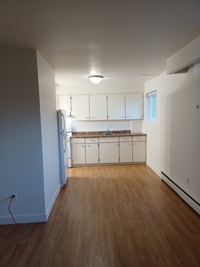 Available NOW Cobourg     2 Bed  Oct. 1  or Nov. 1 2