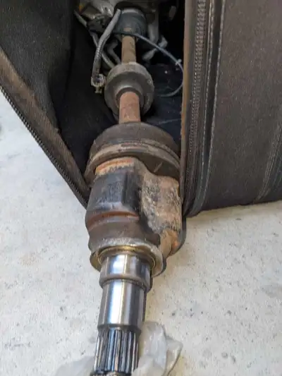Toyota Prius 2005-09, Excellent condition like new, All the drive shaft with all the parts attached...