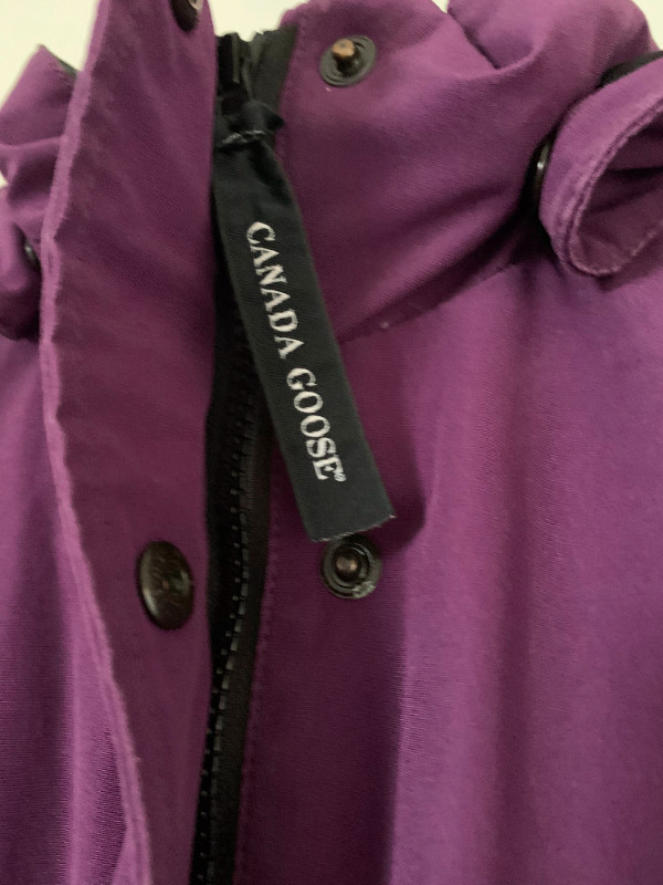 Authentic Girls Size 14/16 Canada Goose=Adult women XS-Dry clean in Kids & Youth in Markham / York Region - Image 4