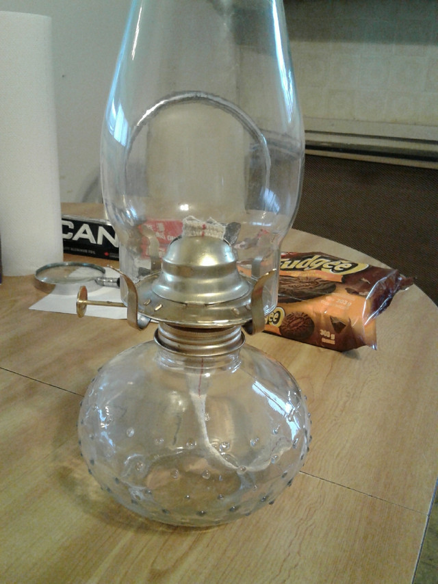 Traditional Oil Lamp $20.00 in Indoor Lighting & Fans in Petawawa