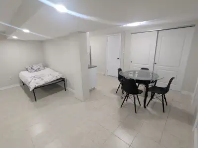 Light and Airy Kitchen Laundry room option Close to Subway and Shopping