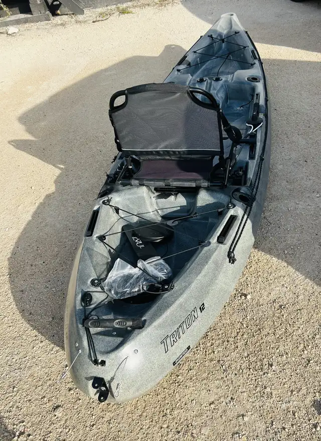 Fishing Kayak ( paddle drive! ) in Fishing, Camping & Outdoors in Portage la Prairie - Image 7