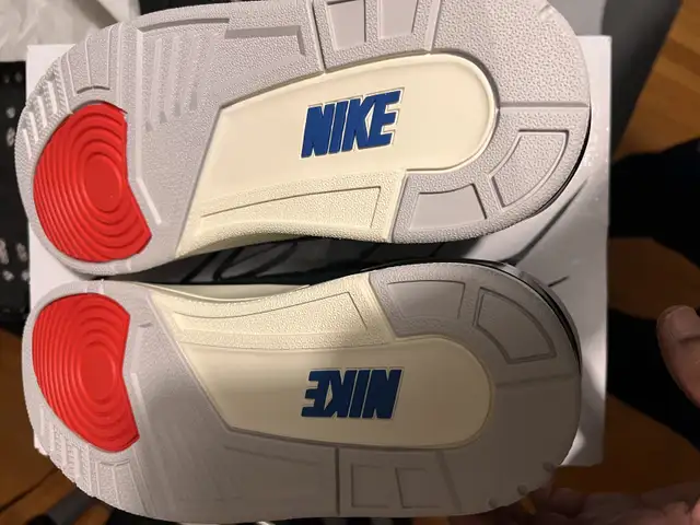 Jordan 3 Rare Air - Size 10.5 in Men's Shoes in City of Toronto - Image 5