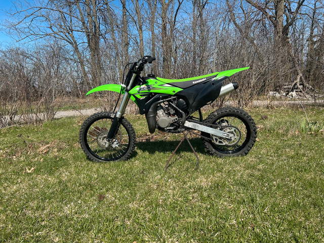 2017 kx 100 in Dirt Bikes & Motocross in Kawartha Lakes - Image 2