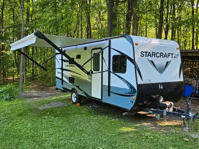 Great condition, perfect for family camping adventures, light for economical towing.