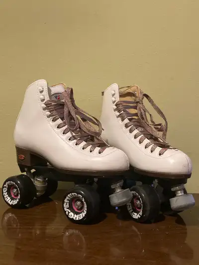Riedell Angel roller skates - size 7 , View more