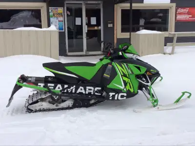 ZR9000rr in excellent shape, 4 Stroke Turbo, looks new, always store inside. Studdeds, Hands Protect...