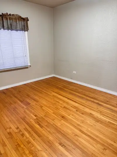 Hastings-Sunrise, Vancouver (McGill St & Renfrew St) Private room available in a clean, bright two b...