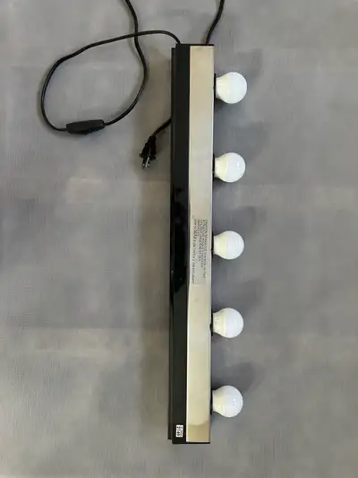 Ikea Vanity Lights All lights are in good condition.