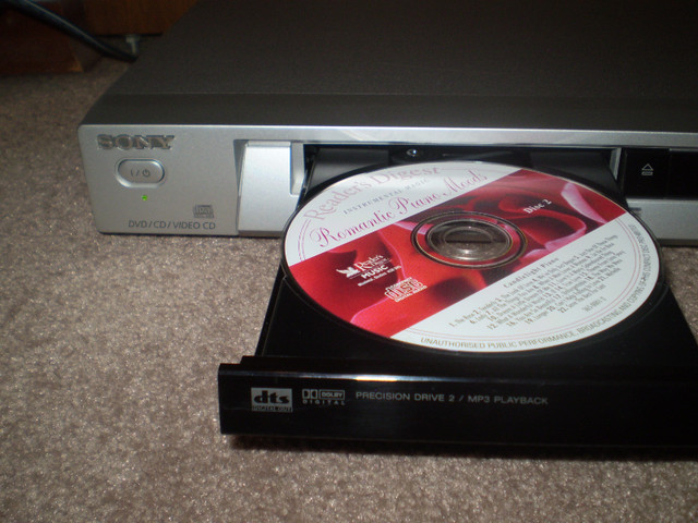 SONY CD/DVD PLAYER DVP-N S415 / WITH REMOTE in Video & TV Accessories in Thunder Bay - Image 3