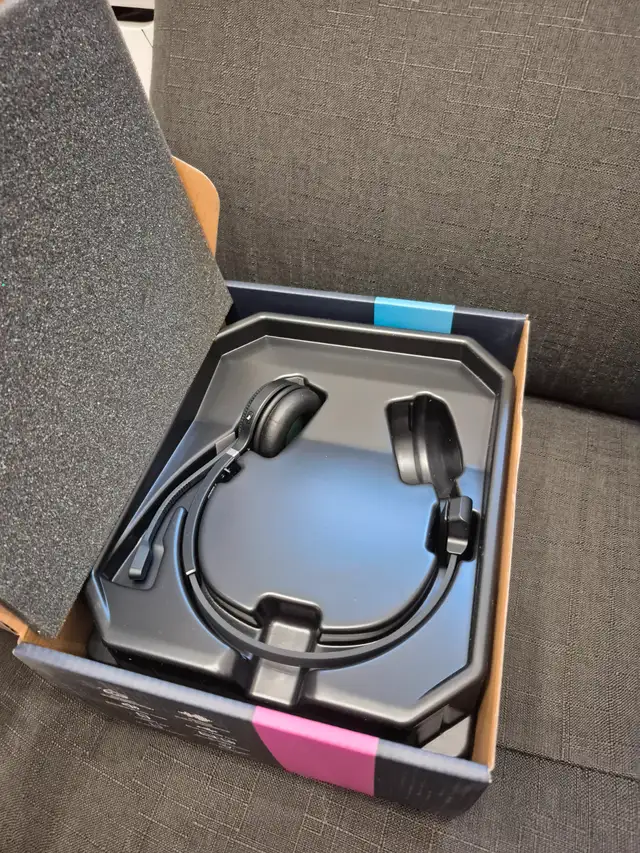 Yealink WH66 Mono UC DECT Wireless Headset in General Electronics in Mississauga / Peel Region - Image 4