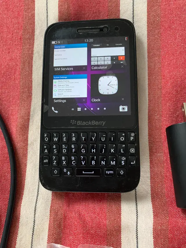BlackBerry Q5  (8GB-Unlocked) GSM Dual-Core OS 10.2  Cell Phone in Cell Phones in City of Toronto - Image 8