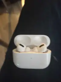 Apple 2nd Generation air pods