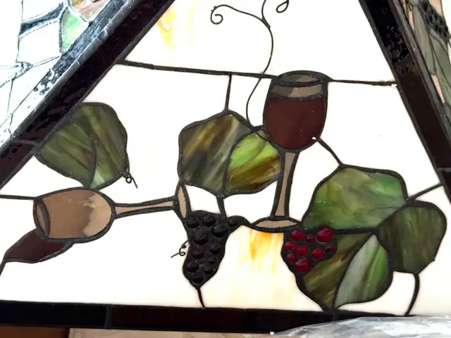 Brand New in Box Wine Themed Stained Glass Pendant Lamp . in Home Décor & Accents in Calgary - Image 6