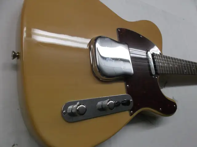 Guitare électrique Vintage in Guitars in Sherbrooke - Image 7