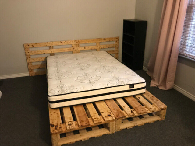 Solid Wood bed frame with headboard in Beds & Mattresses in Mississauga / Peel Region - Image 3