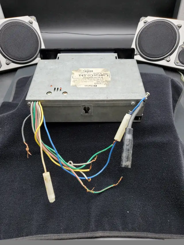 CLARION 5700R AM/FM STEREO CASSETTE RECIEVER GS-515 MARK II in General Electronics in Markham / York Region - Image 5
