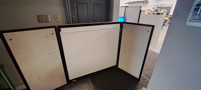 White board with projector screen in Other in Oshawa / Durham Region