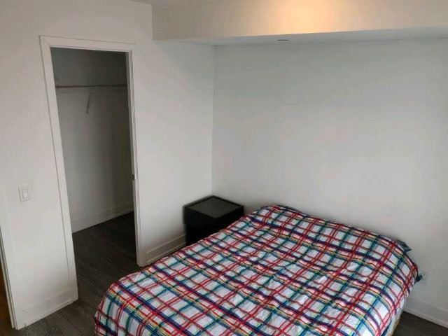 Double room for rent downtown Toronto in Room Rentals & Roommates in City of Toronto - Image 2