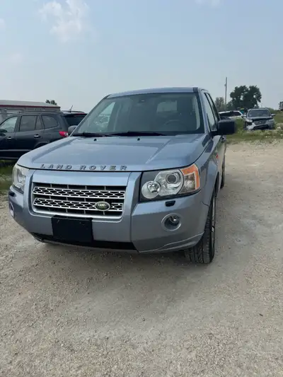 2008 Land Rover LR2 HSE – Fully Loaded! V6 AWD + Terrain Response + Panoramic Roof (Fresh Safety, Cl...