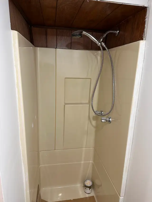 Furnished Basement for rent Near SLC and Queens63351298258305123