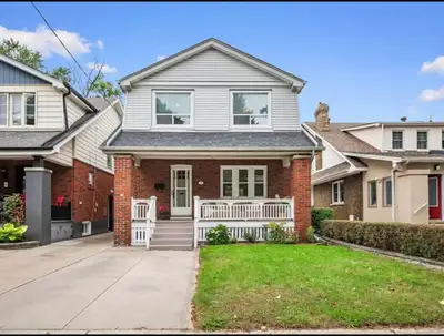 ***EAST YORK ROOM FOR RENT WITH PARKING, AC AND BACKYARD*** I have 1 rooms available for rent. Avail...