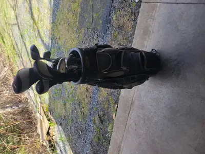 Top Flite Gold clubs with golf bag, View more