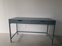 Work desk with 2 drawers